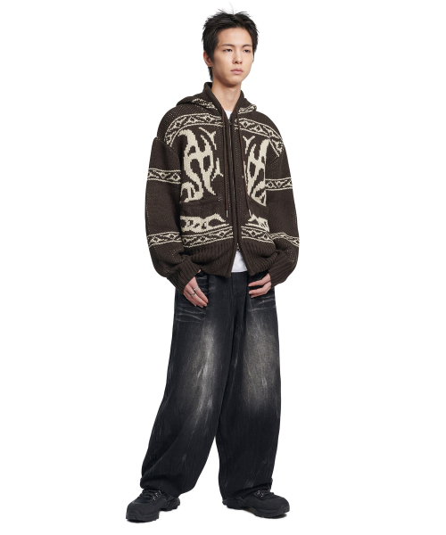 NOMANUAL(NOMANUAL)の「COWICHAN HOODED ZIP-UP - BROWN(ニット/セーター・レディース・その他・LARGE/X-LARGE/MEDIUM)」の4枚目の写真