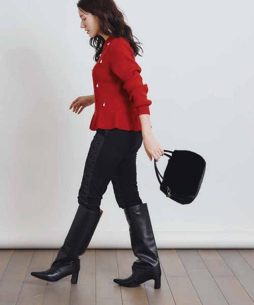 PICCIN PERLA(ピッチンペルラ)の「ティアドロップパールペプラムニット(ニット/セーター・レディース・オフホワイト/ブラック/レッド・M)」の18枚目の写真