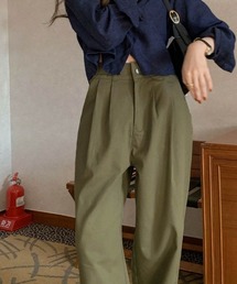 タック入りワイドストレートスラックス