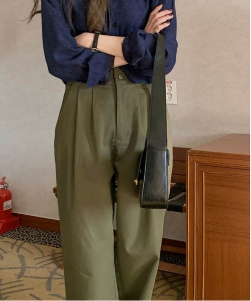 La-gemme(ラジェム)の「タック入りワイドストレートスラックス(スラックス・レディース・カーキ/ブラック/ベージュ・M/L)」の14枚目の写真