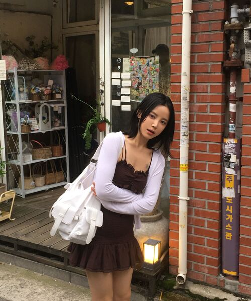 LADY VOLUME（レディーボリューム）の「フリルスモックミニドレス (ブラウン)（ワンピース・レディース・その他・SMALL/MEDIUM）」の11枚目の写真