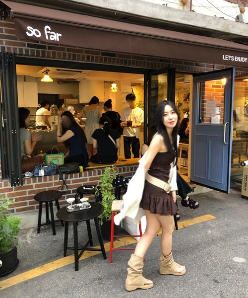 LADY VOLUME（レディーボリューム）の「フリルスモックミニドレス (ブラウン)（ワンピース・レディース・その他・SMALL/MEDIUM）」の18枚目の写真