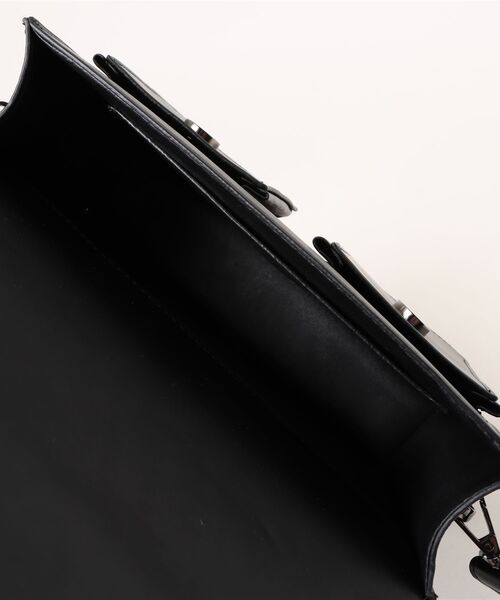 florist（フローリスト）の「【ユニセックス・2WAY】レザーライクダブルポケットショルダーバッグ（ショルダーバッグ・メンズ・ブラック/ホワイト/キャメル/ベージュ・FREE）」の19枚目の写真