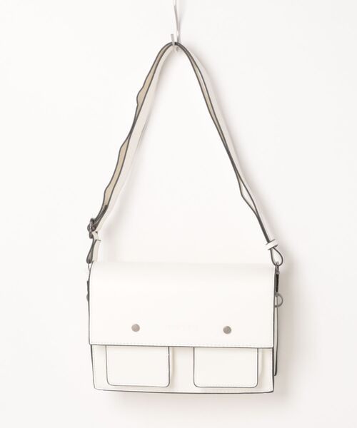 florist（フローリスト）の「【ユニセックス・2WAY】レザーライクダブルポケットショルダーバッグ（ショルダーバッグ・メンズ・ブラック/ホワイト/キャメル/ベージュ・FREE）」の15枚目の写真