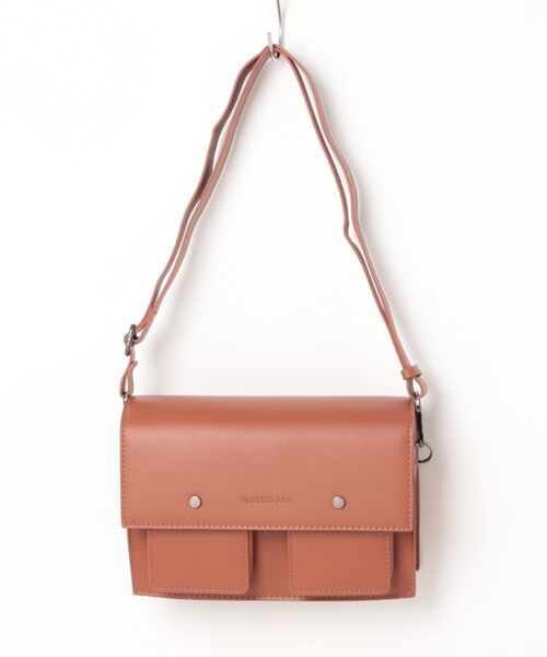 florist（フローリスト）の「【ユニセックス・2WAY】レザーライクダブルポケットショルダーバッグ（ショルダーバッグ・メンズ・ブラック/ホワイト/キャメル/ベージュ・FREE）」の18枚目の写真