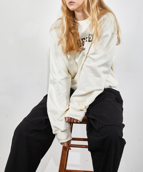VOYONN(ボヨン)の「グラフィティスウェットシャツ スウェット アイボリー 0081(スウェット・レディース・アイボリー・LARGE/M(95)/X-LARGE)」の4枚目の写真