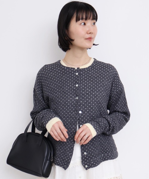l'atelier du savon（アトリエドサボン）の「ふくふくしたドット　カットソーカーディガン（カーディガン/ボレロ・レディース・オフホワイト/グレー/ブラック・FREE）」の3枚目の写真