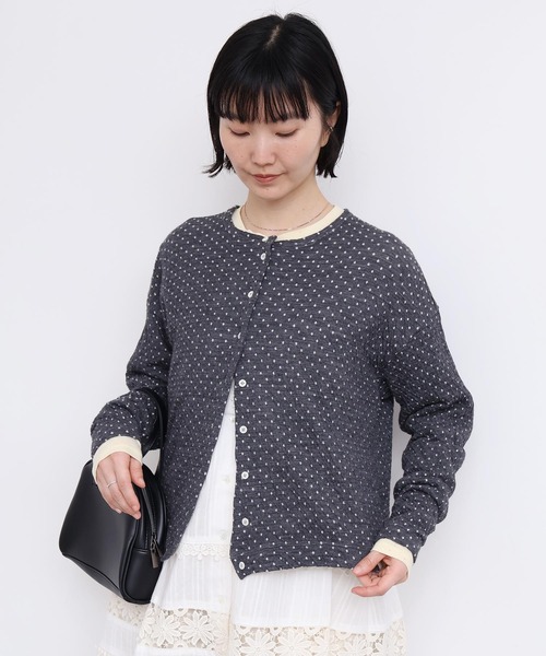 l'atelier du savon（アトリエドサボン）の「ふくふくしたドット　カットソーカーディガン（カーディガン/ボレロ・レディース・オフホワイト/グレー/ブラック・FREE）」の10枚目の写真