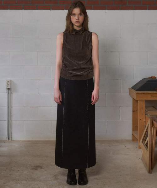ANDNEEDS(アンドニーズ)の「Low edge long skirt (black)(スカート・レディース・その他・SMALL/MEDIUM)」の3枚目の写真