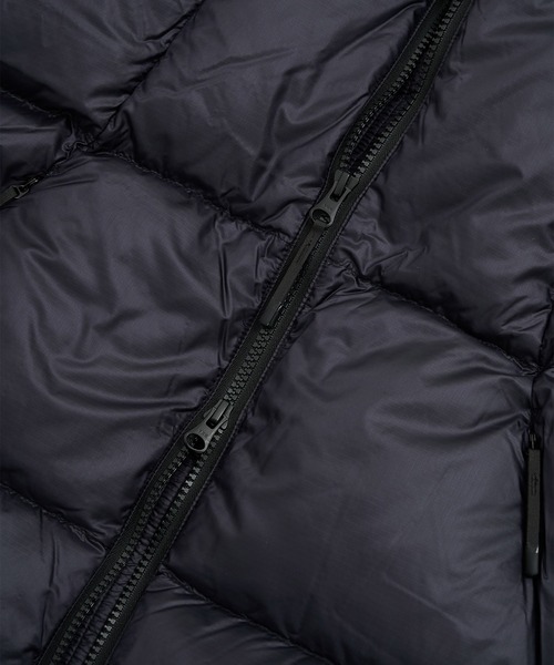 GOLDWIN(ゴールドウィン)の「【GOLDWIN】パーテックスカンタムダウンベスト(ユニセックス)/ PERTEX QUANTUM Down Vest(ダウンジャケット/コート・メンズ・ダークグレー/ブラック・2/3)」の8枚目の写真