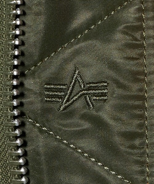 Alpha Industries（アルファインダストリーズ）の「＜ALPHA INDUSTRIES＞MA-1 フライト ジャケット（MA-1・メンズ・オリーブ/ブラック/ダークブラウン・XL/M/L）」の19枚目の写真