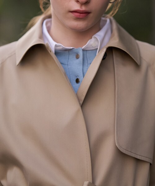 DRESSTERIOR（ドレステリア）の「ライトトレンチコート（トレンチコート・レディース・ベージュ/チャコールグレー・38/36/34）」の15枚目の写真