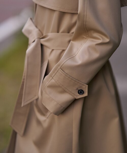 DRESSTERIOR（ドレステリア）の「ライトトレンチコート（トレンチコート・レディース・ベージュ/チャコールグレー・38/36/34）」の16枚目の写真