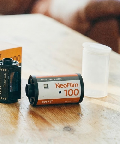 Opt!(オプト)の「〈Opt!/オプト〉OPT100 Neo Film /ネオフィルム フィルム型デジタルカメラ(カメラ/カメラグッズ・レディース・ブラック×イエロー/ホワイト/マルチ・ONE SIZE)」の2枚目の写真