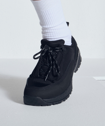 6FT（シックスフィット）の「[ミヌのコーデ x シックスフィット] WOODLAND MINU TRACKERS (ブラック)（スニーカー）」