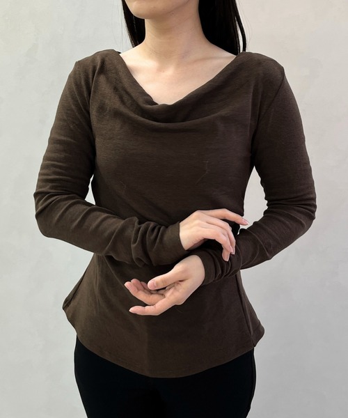 MISCH MASCH(ミッシュマッシュ)の「一部店舗限定 ドレープネック美シルエット長袖トップス(Tシャツ/カットソー・レディース・ブラック/ブラウン/ホワイト・フリ-)」の1枚目の写真