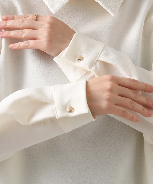 Gready Brilliant（グレディブリリアン）の「ジョーゼットレースカラーブラウス（シャツ/ブラウス・レディース・ネイビー/アイボリー・38）」の11枚目の写真