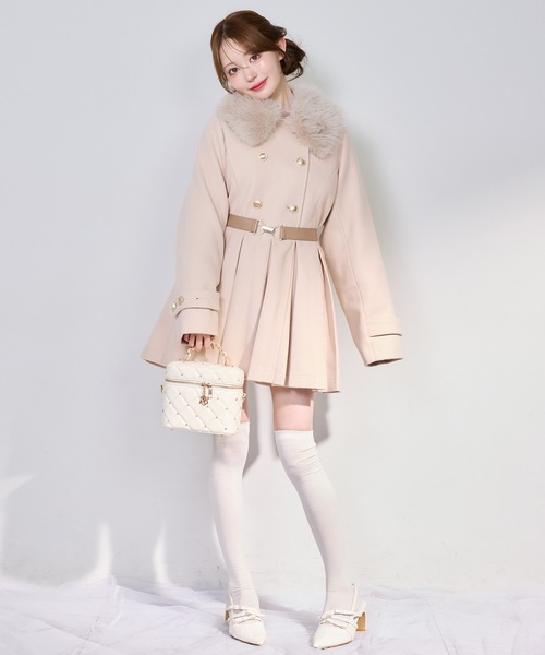 one after another NICE CLAUP（ワンアフターアナザーナイスクラップ）の「フェイクファー襟プリーツミドルコート（その他アウター・レディース・ベージュ/ブラック/アイボリー・FREE）」の9枚目の写真