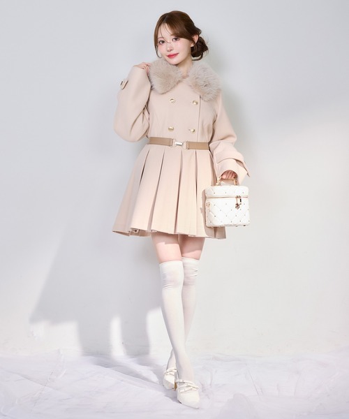 one after another NICE CLAUP（ワンアフターアナザーナイスクラップ）の「フェイクファー襟プリーツミドルコート（その他アウター・レディース・ベージュ/ブラック/アイボリー・FREE）」の10枚目の写真