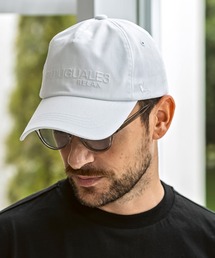 1PIU1UGUALE3  RELAX （ウノピゥウノウグァーレトレ リラックス）の「1PIU1UGUALE3 RELAX(ウノピゥウノウグァーレトレ リラックス)エンボスロゴキャップ（キャップ）」