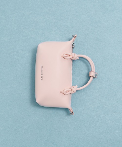 CHARLES & KEITH（チャールズ & キース）の「Sammie サミー ノットハンドル ウェービートートバッグ（トートバッグ・レディース・ピンク系その他3/クリーム/ブラック・S）」の3枚目の写真