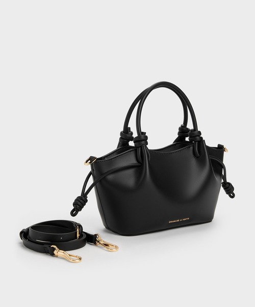 CHARLES & KEITH（チャールズ & キース）の「Sammie サミー ノットハンドル ウェービートートバッグ（トートバッグ・レディース・ピンク系その他3/クリーム/ブラック・S）」の4枚目の写真