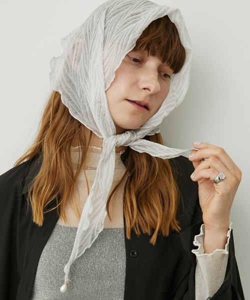 uyu.(ウユ)の「フェイクパール付き メローストール(ストール/ショール・レディース・ライトブルー/アイボリー/ブラック/ピンク/ベージュ・FREE)」の1枚目の写真