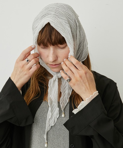 uyu.(ウユ)の「フェイクパール付き メローストール(ストール/ショール・レディース・ライトブルー/アイボリー/ブラック/ピンク/ベージュ・FREE)」の14枚目の写真