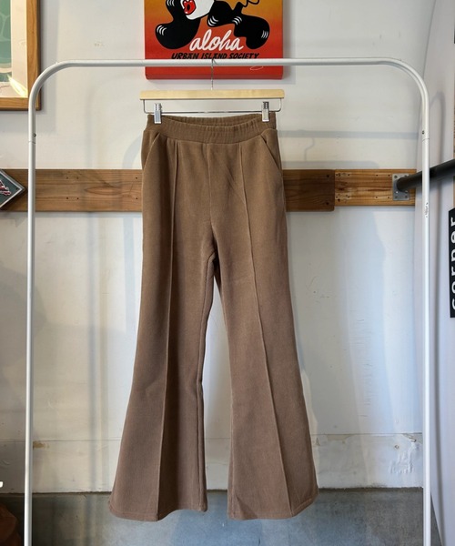 URBAN ISLAND SOCIETY(アーバンアイランドソサエティ)の「【URBAN ISLAND SOCIETY/アーバンアイランドソサエティ】UIS FLARE PANT フレアイージーパンツ(その他パンツ・レディース・モカ/ブラック/ダークブラウン・FREE)」の1枚目の写真