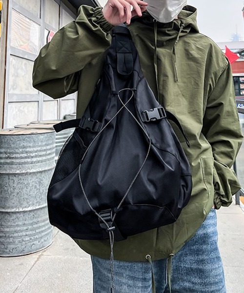 WESTBOY(ウエストボーイ)の「ユニセックス テック ストリート ワンショルダーバッグ WO25W17BG29(ショルダーバッグ・メンズ・ブラウン/ブラック・FREE)」の4枚目の写真