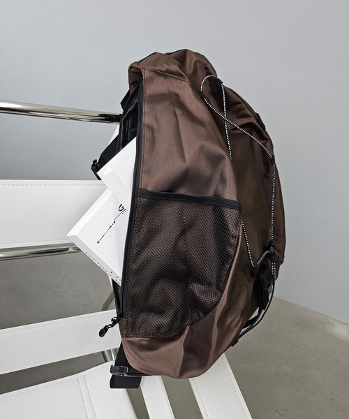 WESTBOY(ウエストボーイ)の「ユニセックス テック ストリート ワンショルダーバッグ WO25W17BG29(ショルダーバッグ・メンズ・ブラウン/ブラック・FREE)」の9枚目の写真