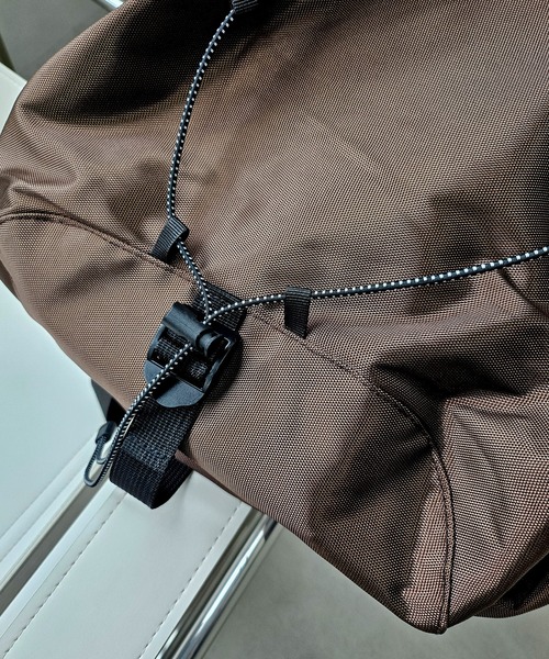 WESTBOY(ウエストボーイ)の「ユニセックス テック ストリート ワンショルダーバッグ WO25W17BG29(ショルダーバッグ・メンズ・ブラウン/ブラック・FREE)」の10枚目の写真