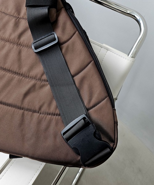 WESTBOY(ウエストボーイ)の「ユニセックス テック ストリート ワンショルダーバッグ WO25W17BG29(ショルダーバッグ・メンズ・ブラウン/ブラック・FREE)」の12枚目の写真