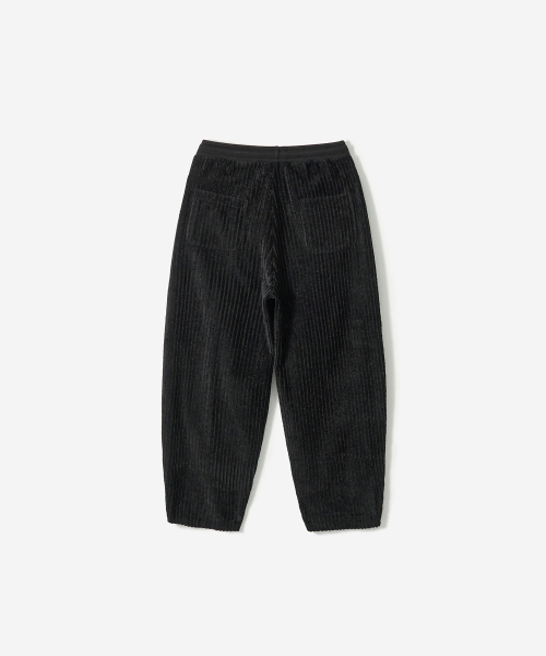 TRIP LE SENS（トリップ ル センス）の「[F/W]コーデュロイワンタックカーブドバンディングパンツ_ブラック（スウェットパンツ・メンズ・ブラック・M/L）」の7枚目の写真