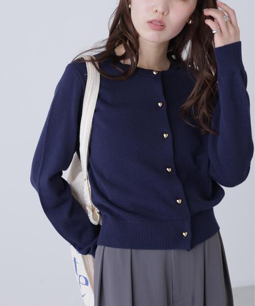 FREE'S MART（フリーズマート）の「◆ハートボタンニットカーディガン（ニット/セーター・レディース・ネイビー/レッド/ホワイト・FREE）」の2枚目の写真