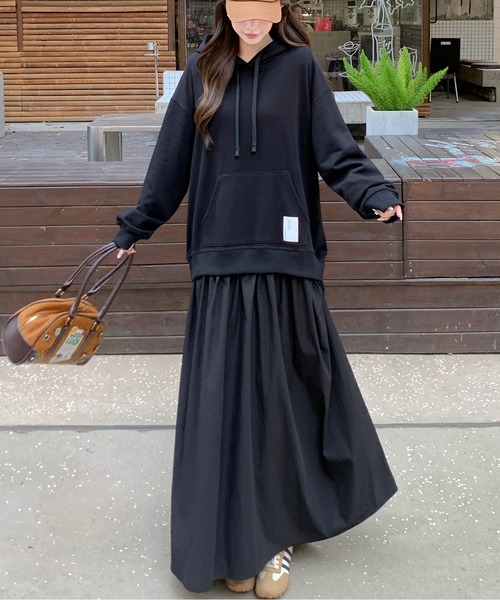 AMAJI（アマジ）の「ドッキングスカート スウェットパーカーワンピース（ワンピース・レディース・ブラック・LARGE/X-LARGE/XX-LARGE）」の5枚目の写真