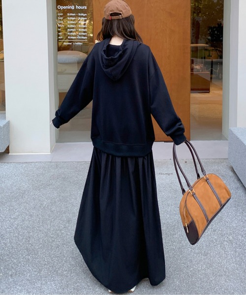 AMAJI（アマジ）の「ドッキングスカート スウェットパーカーワンピース（ワンピース・レディース・ブラック・LARGE/X-LARGE/XX-LARGE）」の7枚目の写真
