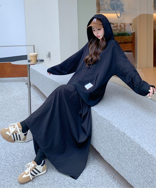 AMAJI（アマジ）の「ドッキングスカート スウェットパーカーワンピース（ワンピース・レディース・ブラック・LARGE/X-LARGE/XX-LARGE）」の4枚目の写真