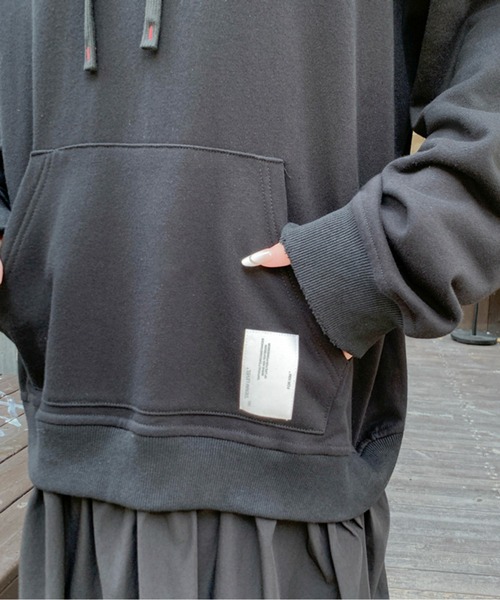 AMAJI（アマジ）の「ドッキングスカート スウェットパーカーワンピース（ワンピース・レディース・ブラック・LARGE/X-LARGE/XX-LARGE）」の2枚目の写真