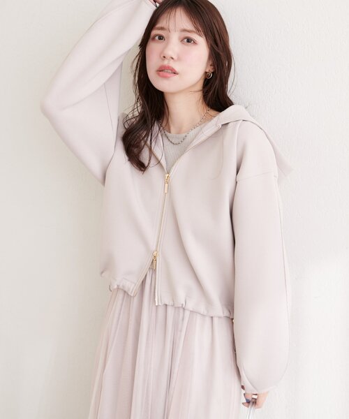 natural couture（ナチュラルクチュール）の「サイドラインスリーブパーカー（パーカー・レディース・チャコールグレー/オフホワイト/グレイッシュベージュ・FREE）」の3枚目の写真