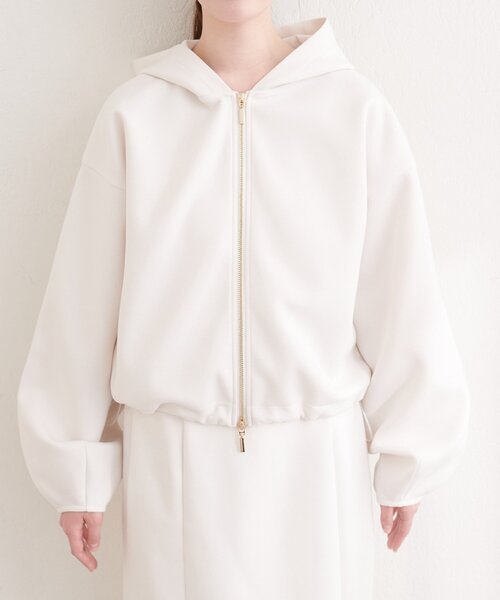 natural couture（ナチュラルクチュール）の「サイドラインスリーブパーカー（パーカー・レディース・チャコールグレー/オフホワイト/グレイッシュベージュ・FREE）」の12枚目の写真