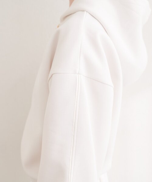 natural couture（ナチュラルクチュール）の「サイドラインスリーブパーカー（パーカー・レディース・チャコールグレー/オフホワイト/グレイッシュベージュ・FREE）」の17枚目の写真