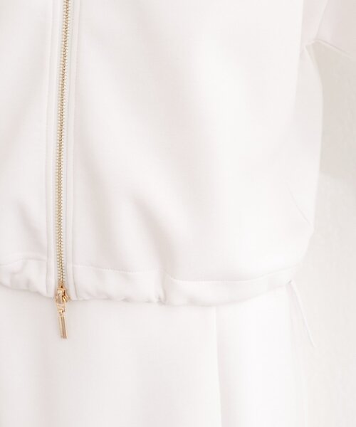 natural couture（ナチュラルクチュール）の「サイドラインスリーブパーカー（パーカー・レディース・チャコールグレー/オフホワイト/グレイッシュベージュ・FREE）」の18枚目の写真