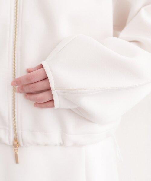 natural couture（ナチュラルクチュール）の「サイドラインスリーブパーカー（パーカー・レディース・チャコールグレー/オフホワイト/グレイッシュベージュ・FREE）」の19枚目の写真