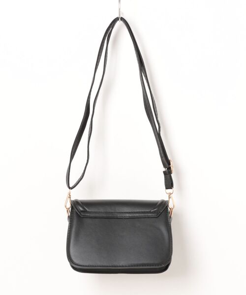 TONE SELECT GOODS(トーンセレクトグッズ)の「urbanfemine./合成皮革 シンプル ゴールド モチーフ バックル ショルダーバッグ U7605(ショルダーバッグ・レディース・ブラック/ホワイト/ベージュ・FREE)」の10枚目の写真