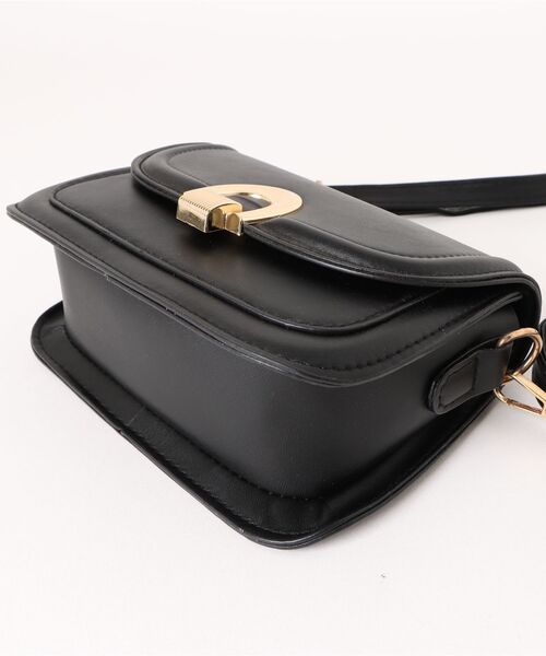 TONE SELECT GOODS(トーンセレクトグッズ)の「urbanfemine./合成皮革 シンプル ゴールド モチーフ バックル ショルダーバッグ U7605(ショルダーバッグ・レディース・ブラック/ホワイト/ベージュ・FREE)」の11枚目の写真