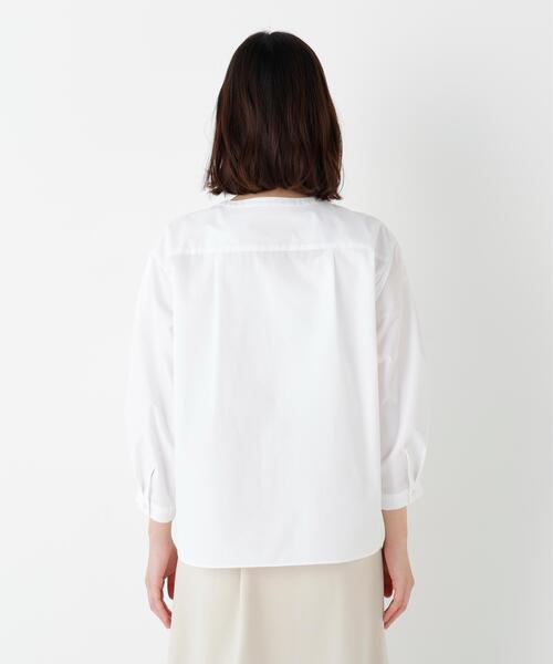 human woman（ヒューマンウーマン）の「◆【ウォッシャブル】綿ポリエステル先染ノーカラーブラウス（シャツ/ブラウス・レディース・ホワイト/ブルー系その他3・MEDIUM）」の7枚目の写真