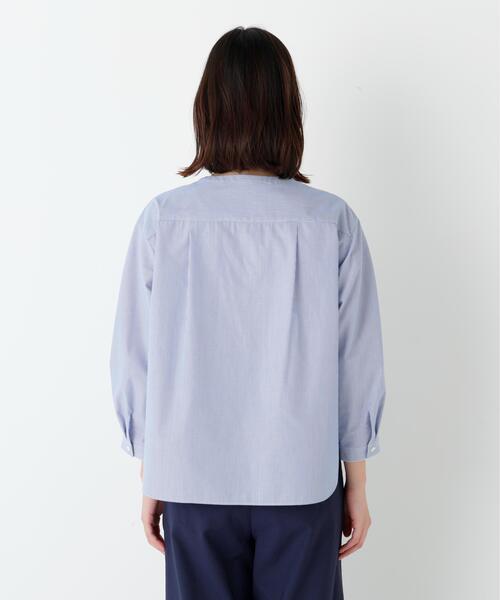 human woman（ヒューマンウーマン）の「◆【ウォッシャブル】綿ポリエステル先染ノーカラーブラウス（シャツ/ブラウス・レディース・ホワイト/ブルー系その他3・MEDIUM）」の14枚目の写真