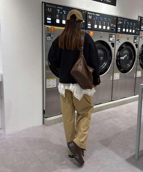HEILIS(ヘイリス)の「《Chel select》ショルダーバッグクロスバッグ / ショルダーバッグ ボディバッグ A4 ペットボトル収納 ワンハンドル 通勤 通学 オフィスカジュアル 韓国 ノームコア シンプル ブラウン ブラック 茶 黒 無地 合皮 フェイクレザー(ショルダーバッグ・レディース・ブラウン/ブラック・FREE)」の8枚目の写真