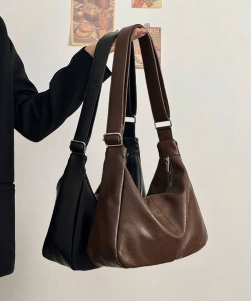 HEILIS(ヘイリス)の「《Chel select》ショルダーバッグクロスバッグ / ショルダーバッグ ボディバッグ A4 ペットボトル収納 ワンハンドル 通勤 通学 オフィスカジュアル 韓国 ノームコア シンプル ブラウン ブラック 茶 黒 無地 合皮 フェイクレザー(ショルダーバッグ・レディース・ブラウン/ブラック・FREE)」の20枚目の写真
